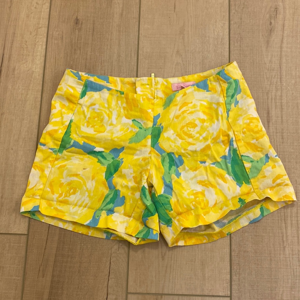 Lilly Pulitzer shorts size 00 yellow rose